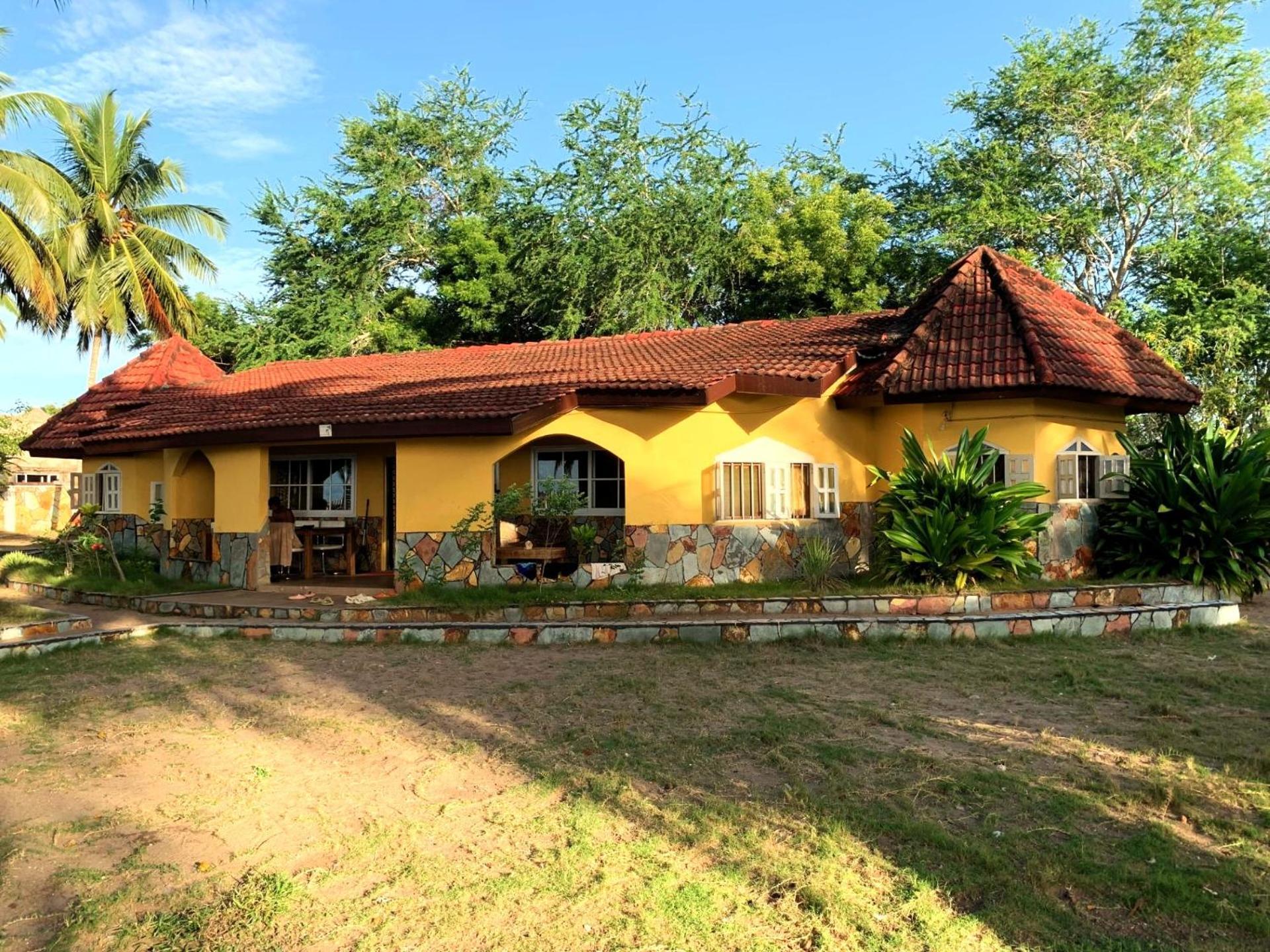 Rent Your Own Private Beach Bungalow Ampeni Exterior photo